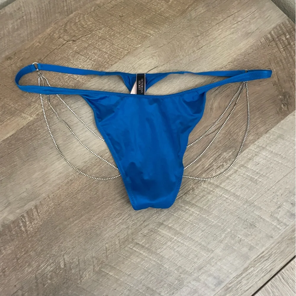 Victoria's Secret Blue V-String with Chain Accent - Picture 3 of 9